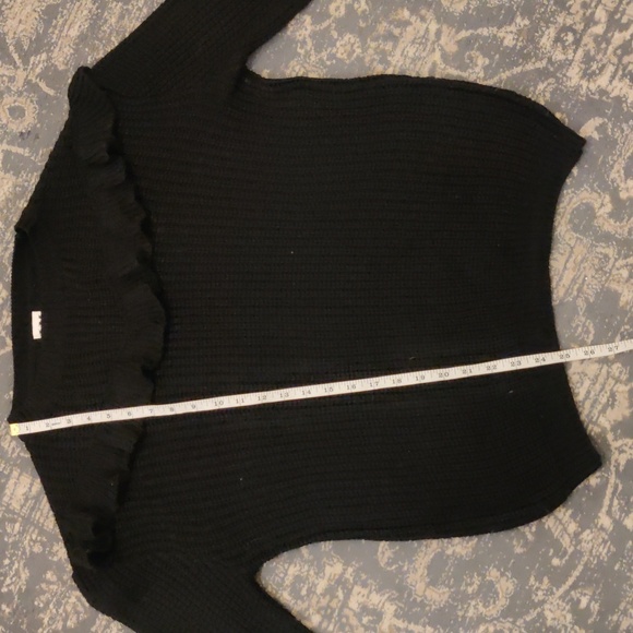 Hilary MacMillan Black Sweater With Ruffle NWT - Picture 10 of 12